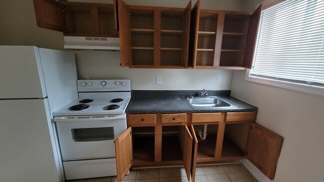 Building Photo - 2110 Phaup St