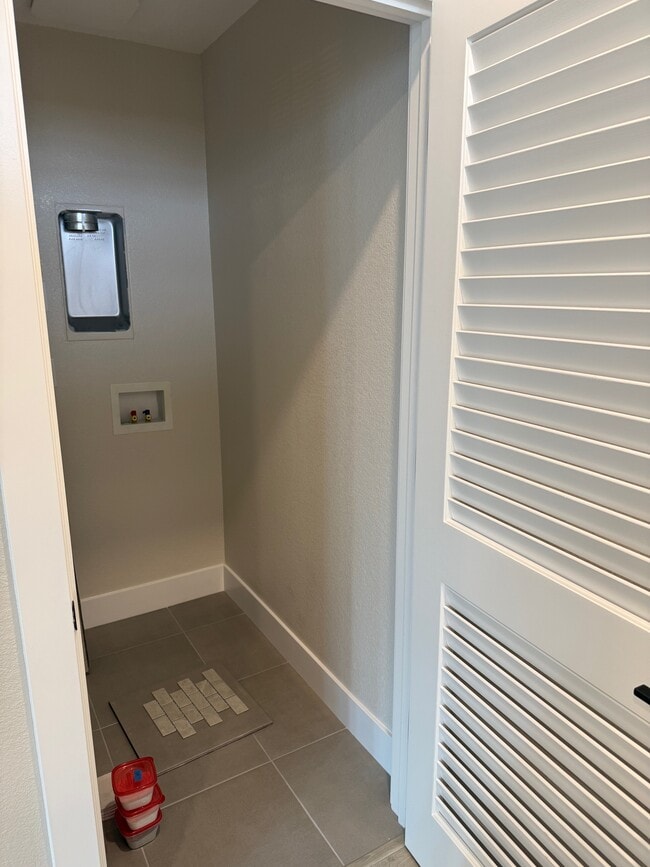 Building Photo - 4085 Peter's Ct