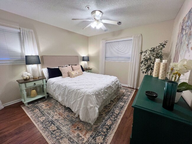 Building Photo - 604 Meadow Lark Ave