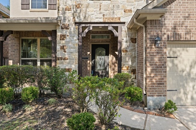 Building Photo - 208 Forest Peak Way