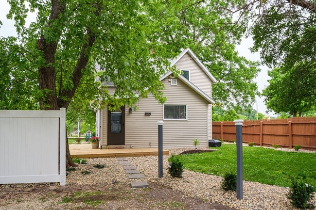 Back of house from driveway. - 222 6th Ave SE