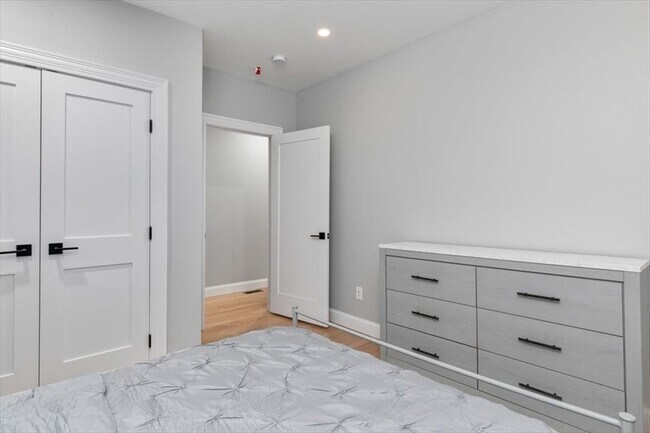 Building Photo - 755 Boylston St