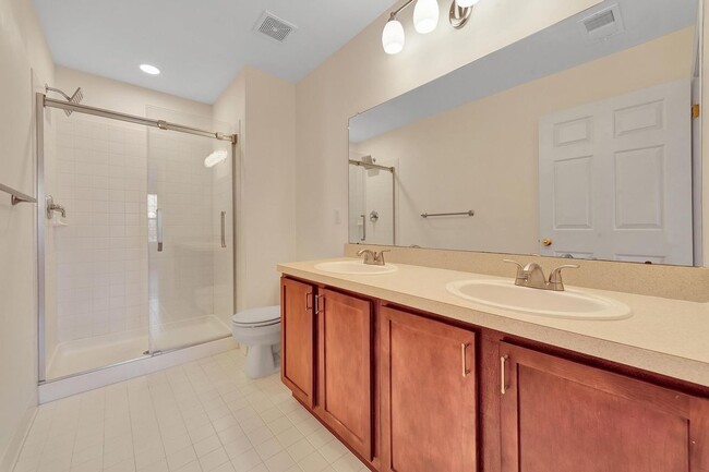 Building Photo - 352 Brookfield Dr