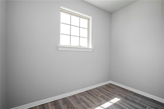 Building Photo - ***1903-B Azlin Place***