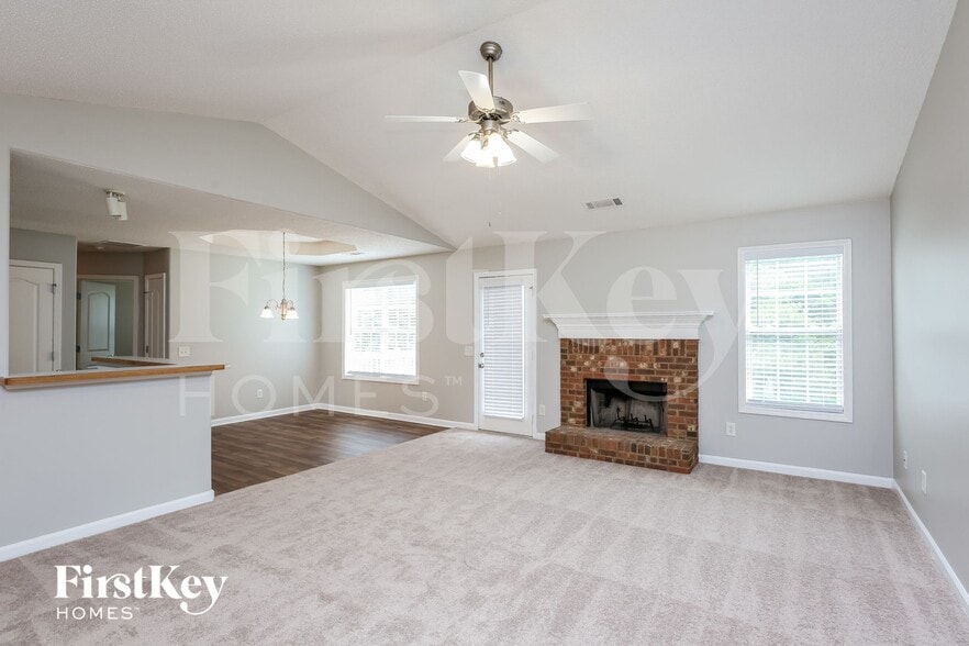 Building Photo - 833 Brandon Dr