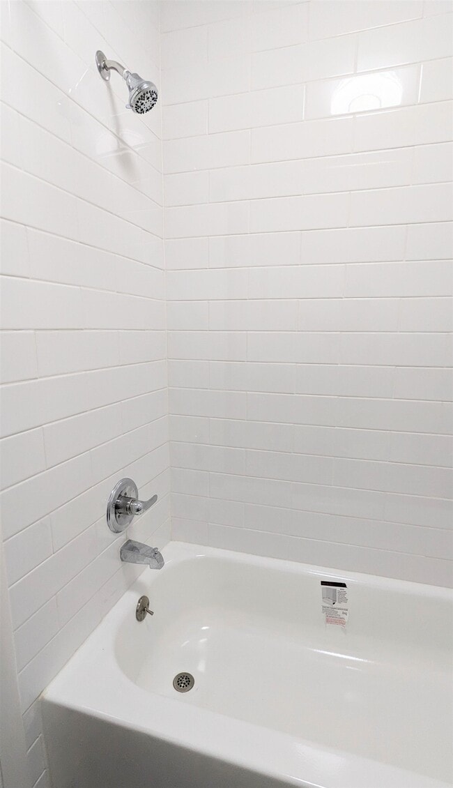 Building Photo - 20 Bentley Ave