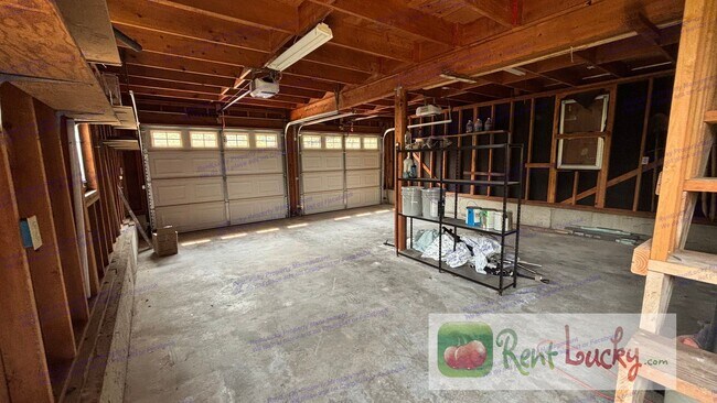 Building Photo - 18803 1st Ave S