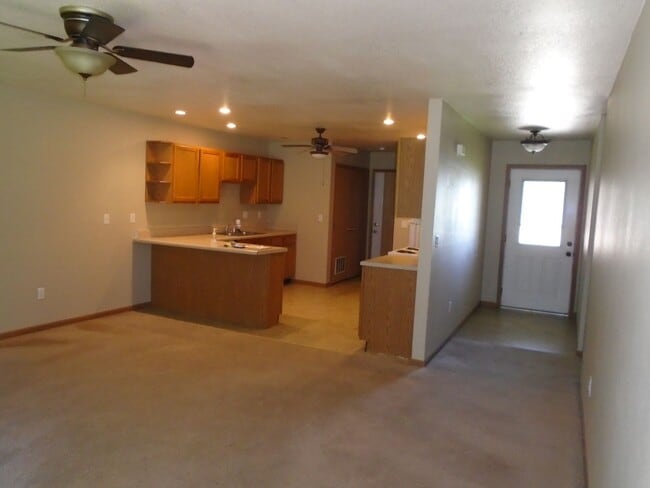 Building Photo - 22605 Hollow Oak Ln