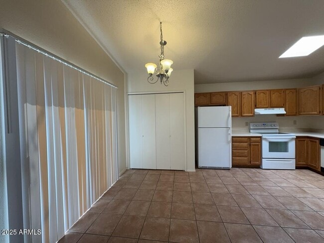 Building Photo - 797 S Sunset Vista Dr