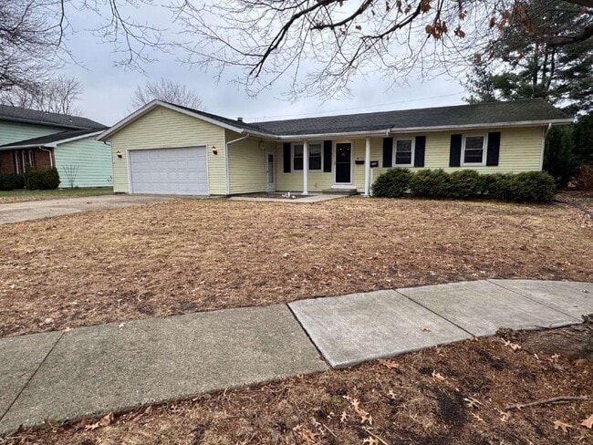 Building Photo - “Spread Out!” — 3 Bed Home with Sun Room + Multiple Living Spaces