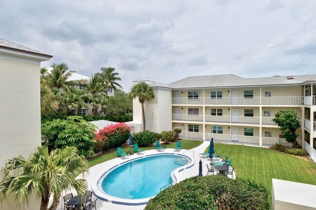 Building Photo - 1441 Ocean Dr