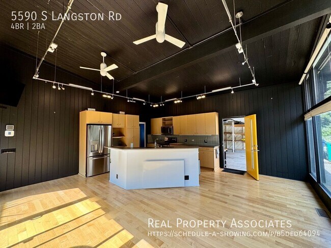Building Photo - 5590 S Langston Rd