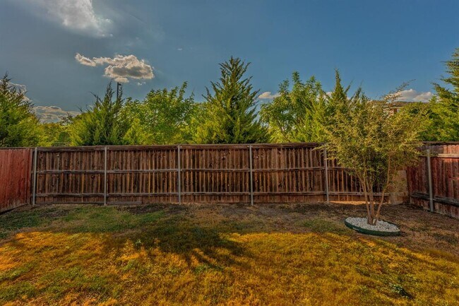 Building Photo - 17006 Gibbons Path