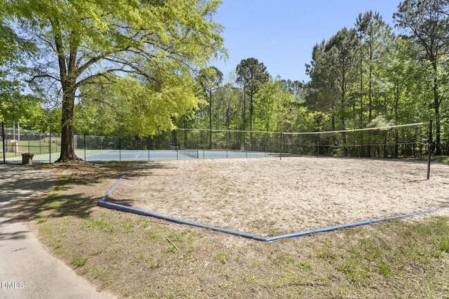 Building Photo - 1011 New Chester Ct