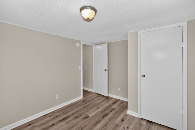 Building Photo - 9009 Dorchester Ln