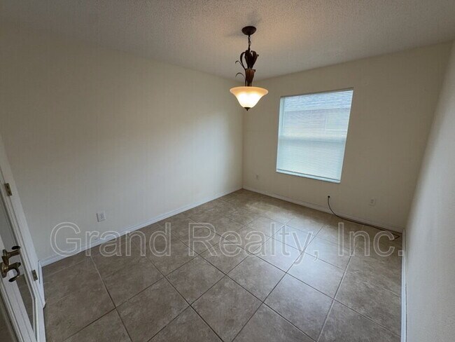 Building Photo - 4857 Makenna Cir