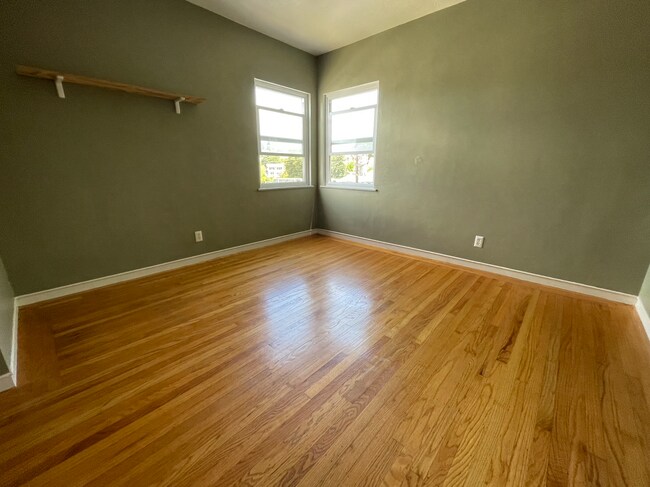 Building Photo - 2515 Ivy Dr