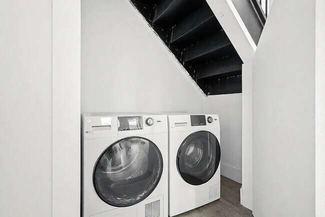 Building Photo - 94 Avenue A