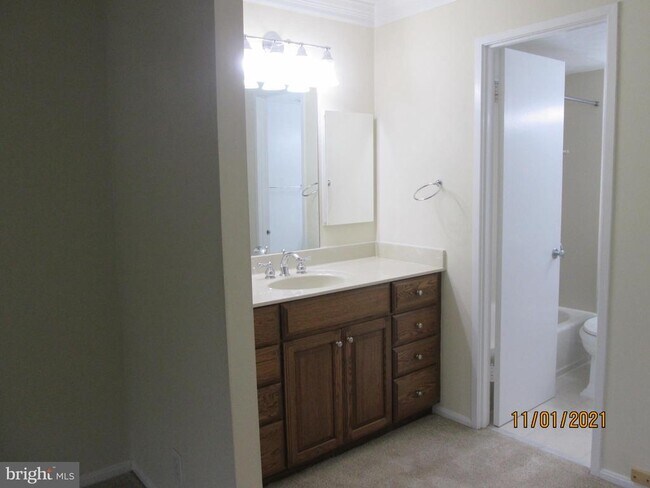 Building Photo - 203 Yoakum Pkwy