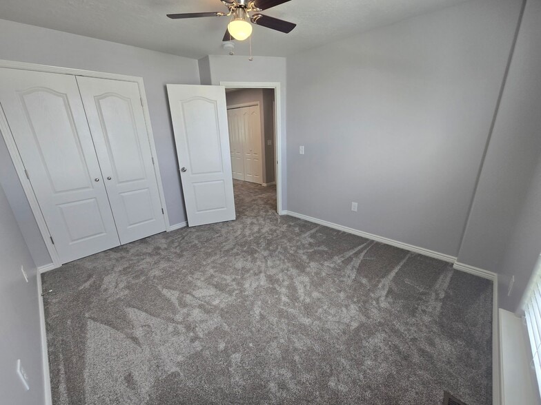 Building Photo - 802 Big Leaf Ct