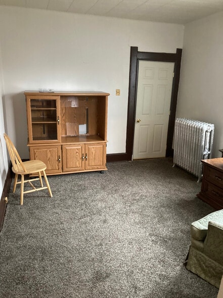 Building Photo - 3421 W Kilbourn Ave