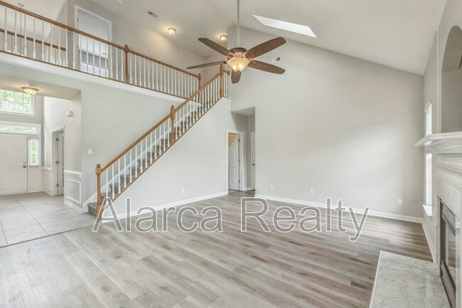 Building Photo - 1408 Crestgate Dr