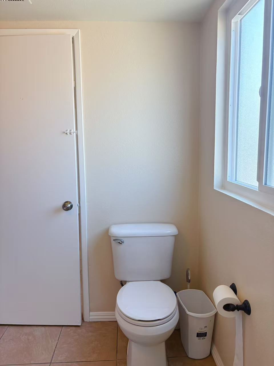 1/2 Bathroom - 4340 Muscatel Ave