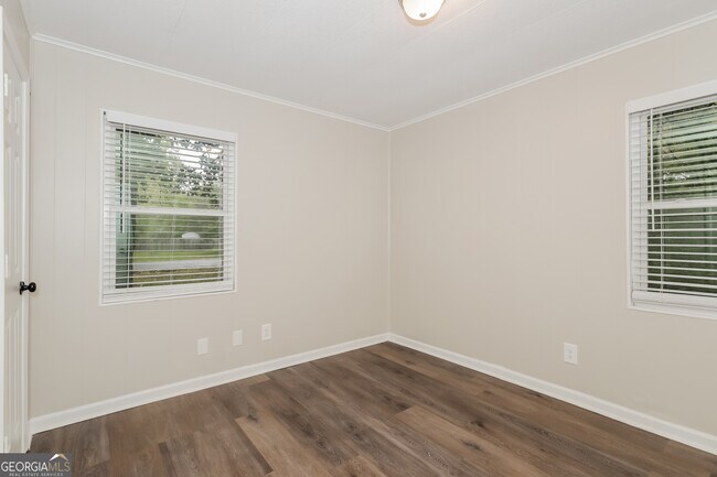 Building Photo - 66 Seminole Rd NE