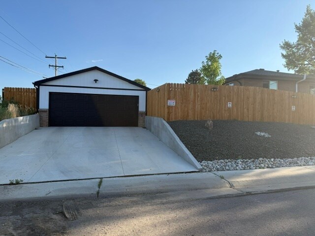 Detached 2car garage. - 7101 Clay St