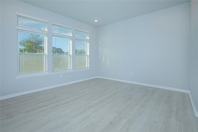 Building Photo - 8637 Tavistock Lakes Blvd