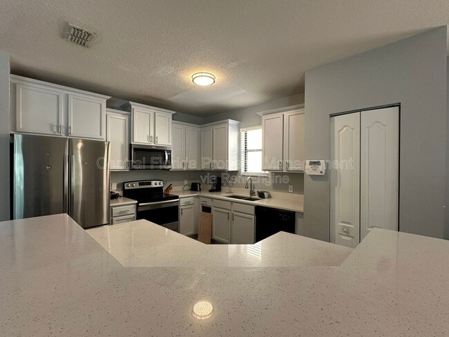 Building Photo - 1025 Cypress Pointe Blvd