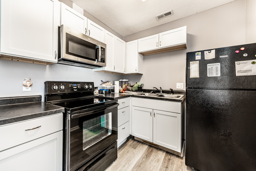 Building Photo - 424 N Walcott St