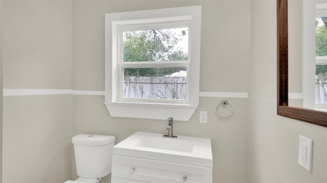 Building Photo - 4010 Speedway