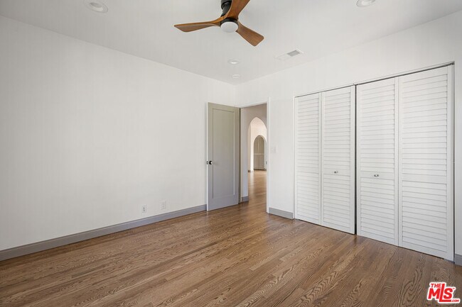 Building Photo - 1169 S Sierra Bonita Ave
