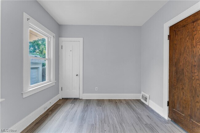 Building Photo - 3289 W 130th St