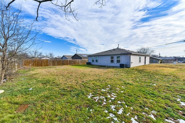 Building Photo - Elevate Your Living Experience, 3BR/2BA Duplex in Killeen!