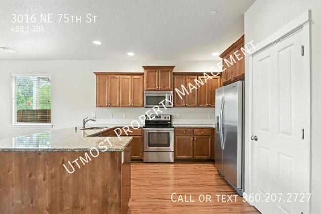 Building Photo - 3016 NE 75th St