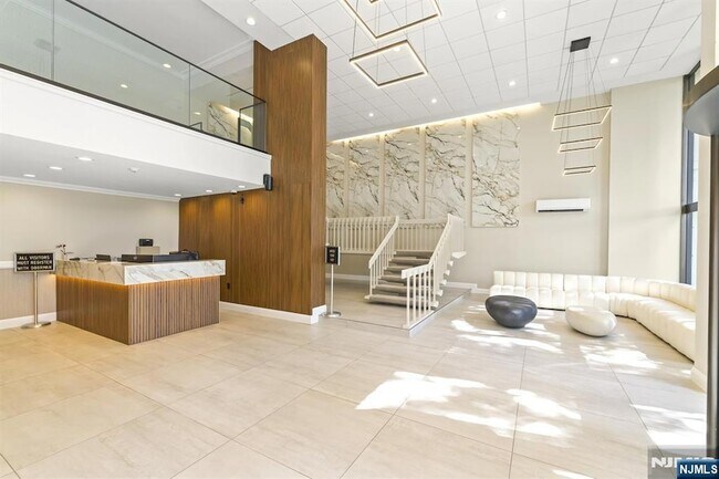 Building Photo - 1203 River Rd