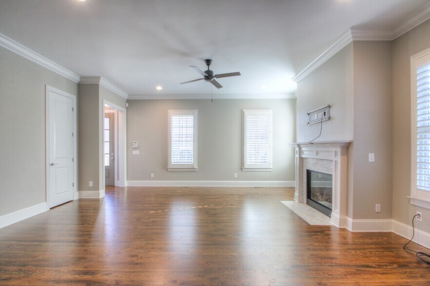 Building Photo - 9112 Keats St