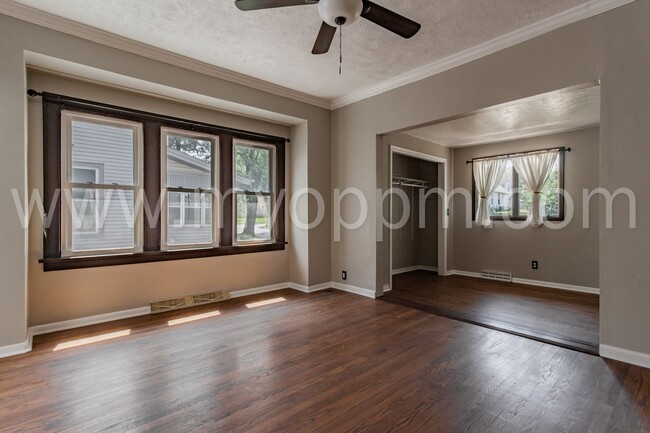 Building Photo - Completely Remodeled! 3 Bedroom / 3 Bathro...