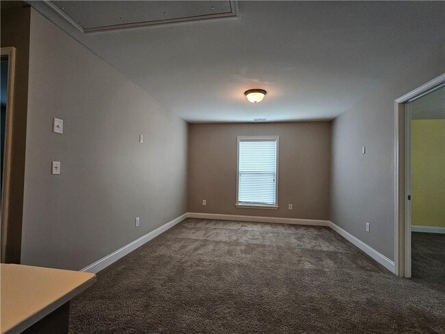 Building Photo - 3750 Thackary Dr