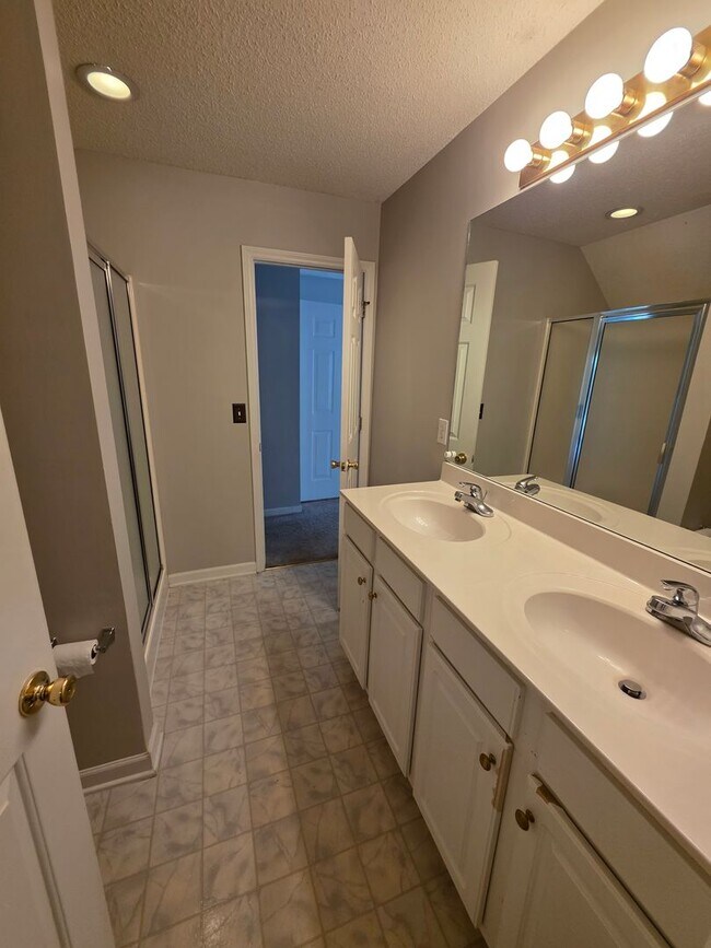 Building Photo - 2/3 BR in Rachel's Keep Community!