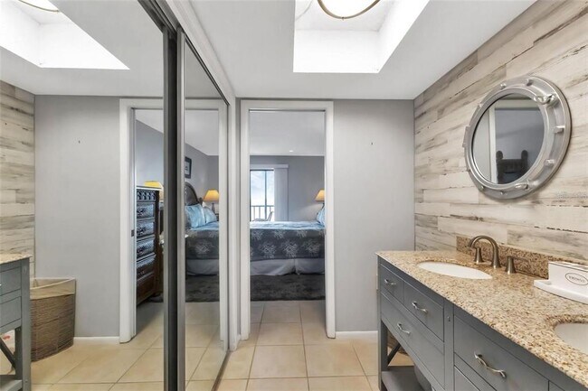 Building Photo - 14459 River Beach Dr