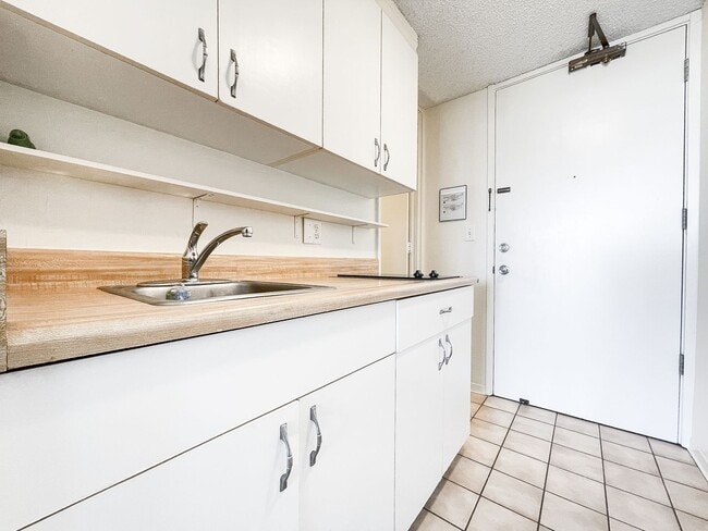 Building Photo - 445 Seaside Ave