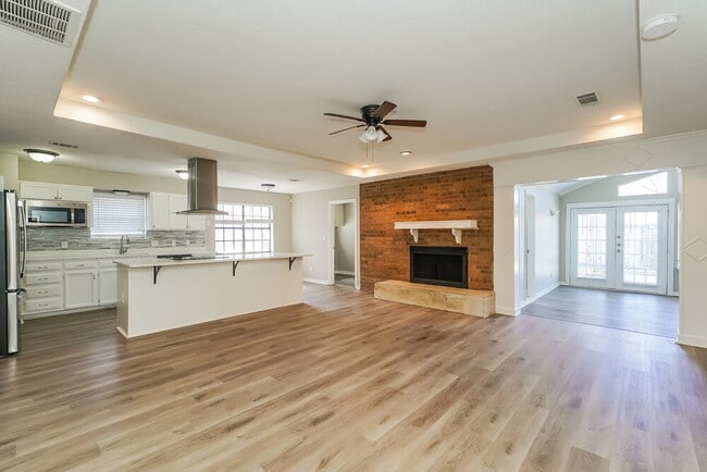 Building Photo - 1510 Wood Creek Dr