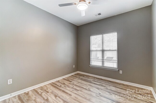 Building Photo - 6429 Mallard View Ln