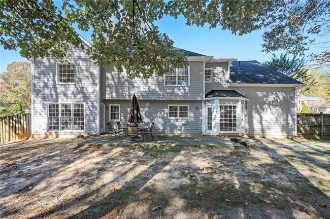 Building Photo - 1427 Fenwick Dr