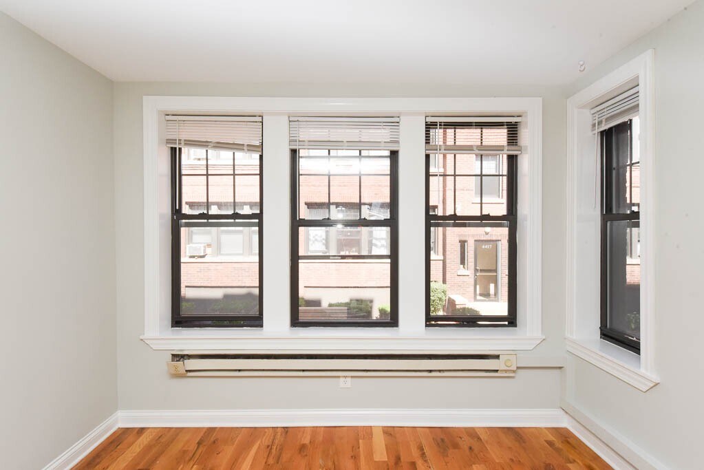 Building Photo - 4409 N Wolcott Ave