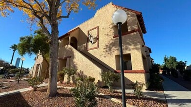 Building Photo - 4310 Sanderling Cir