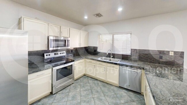 Building Photo - 11176 N 88th Pl